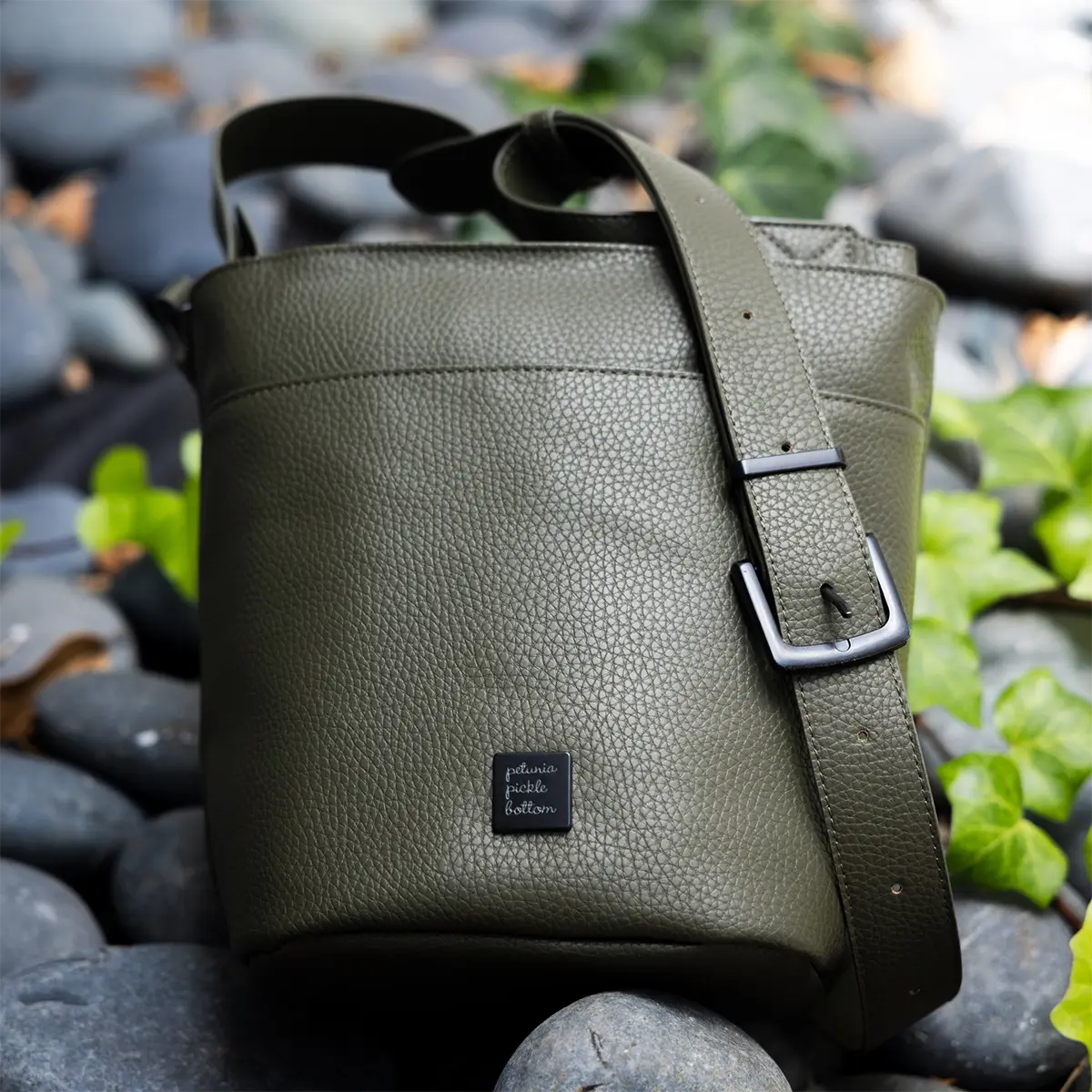 ⁠Pro Bucket Bag in Olive - Image 5